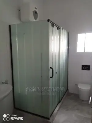 Tempered Frozen Classic Design for Your Shower Cubicle.