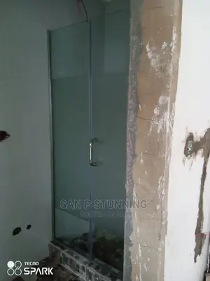 Elegant Shower Cubicle Design for Your Small Space
