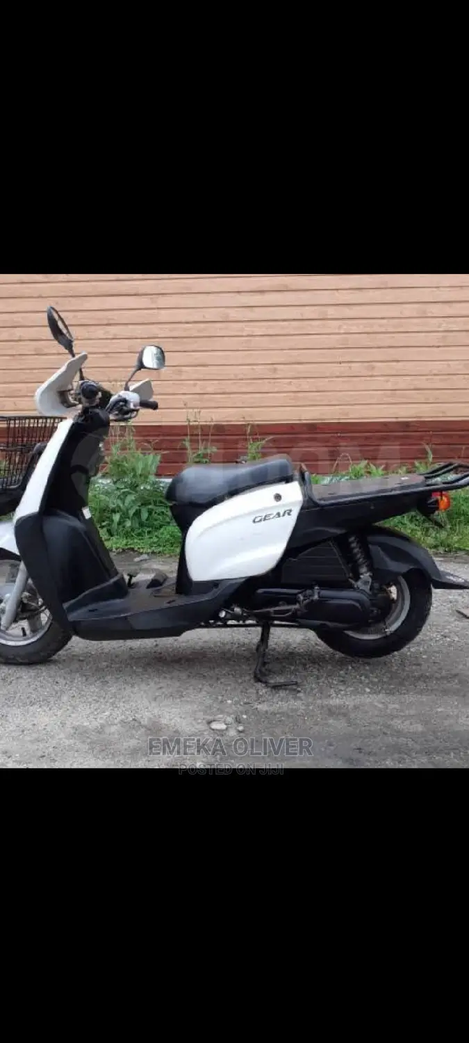 Yamaha Gear 2012 White