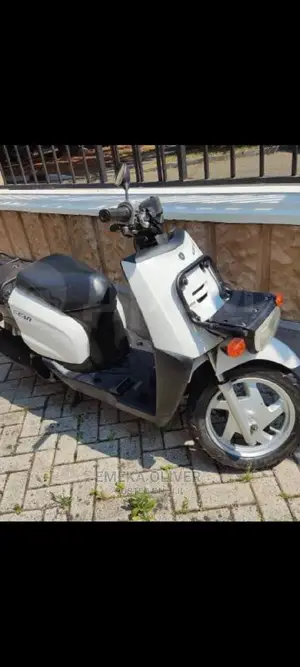 Yamaha Gear 2012 White