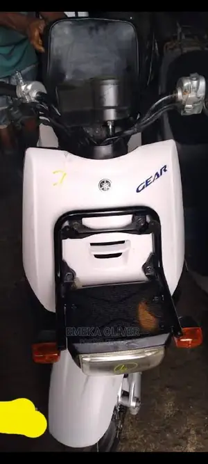 Yamaha Gear 2012 White