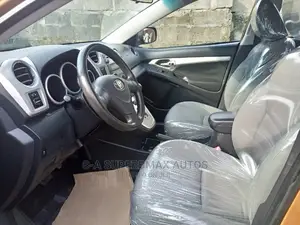 Toyota Matrix Hatchback FWD (1.8L 4cyl 5M) 2010 Brown