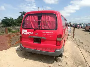 Toyota HiAce 2002 Red