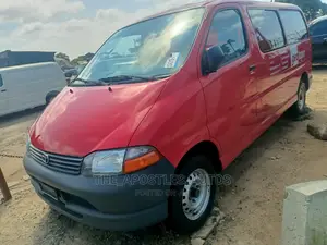 Toyota HiAce 2002 Red