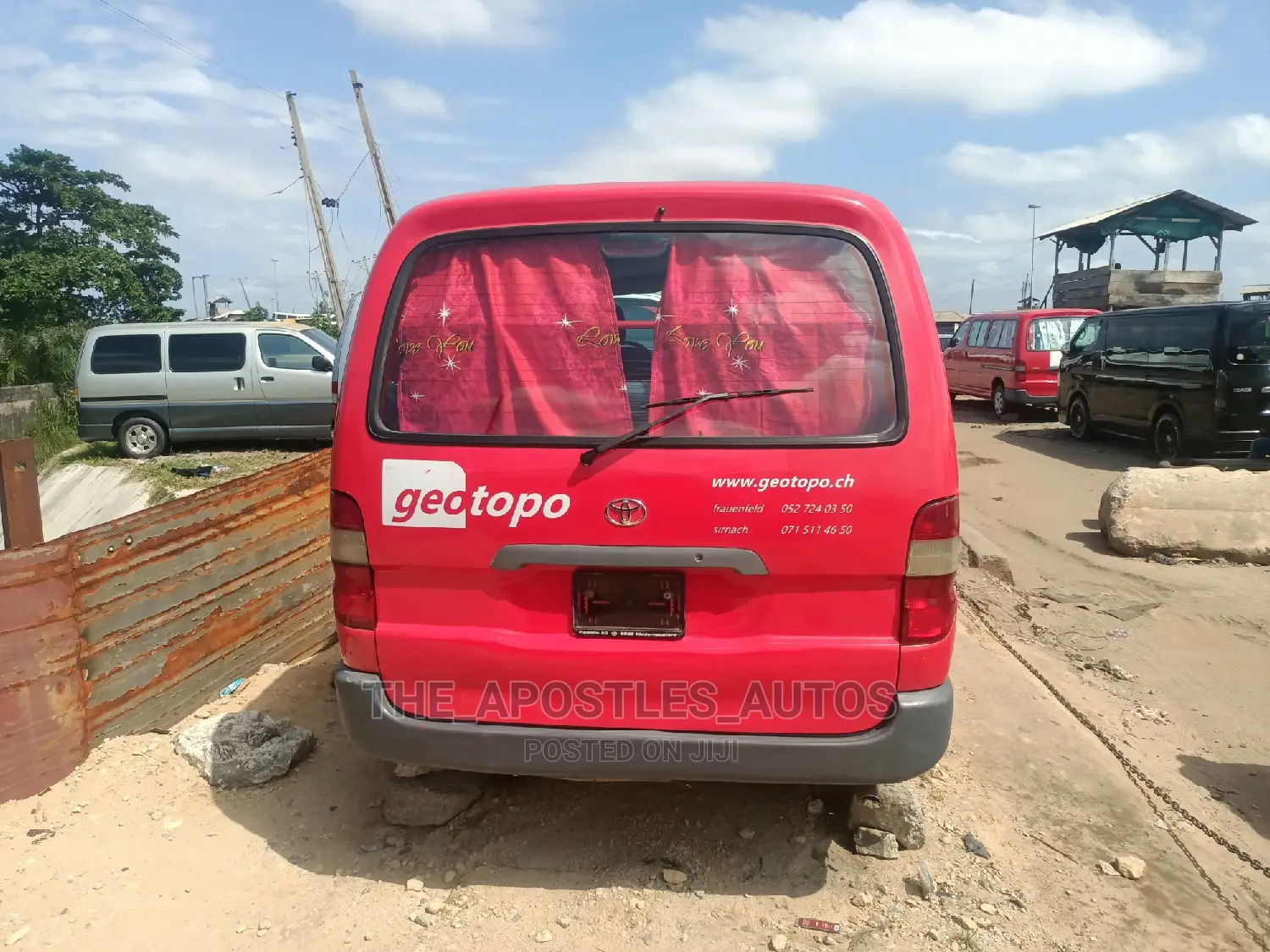 Toyota HiAce 2002 Red