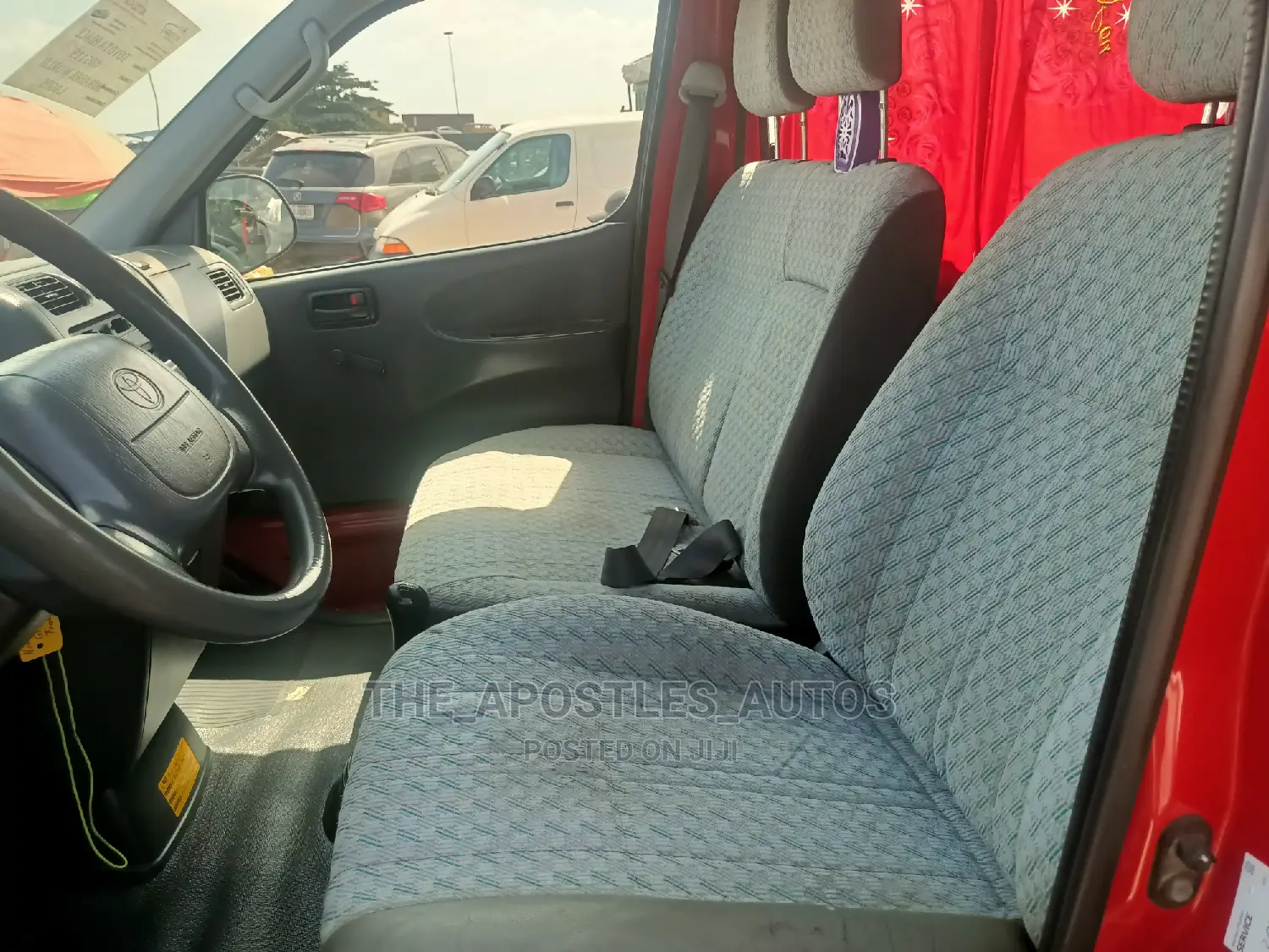 Toyota HiAce 2002 Red