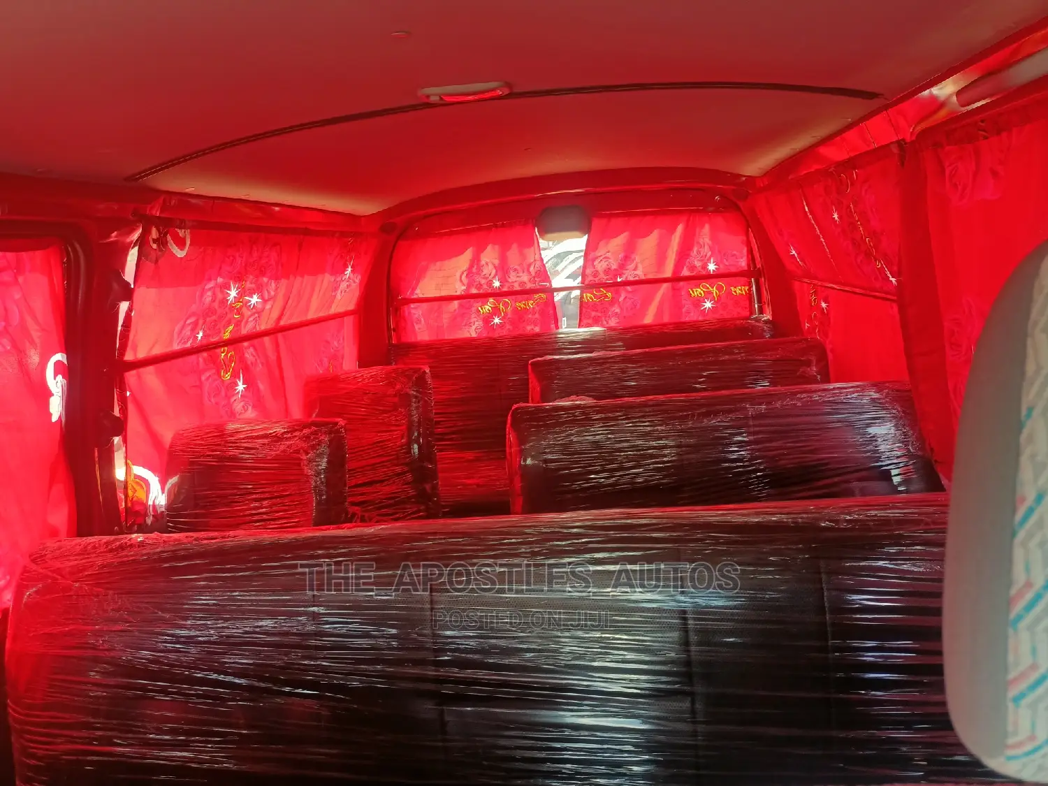 Toyota HiAce 2002 Red