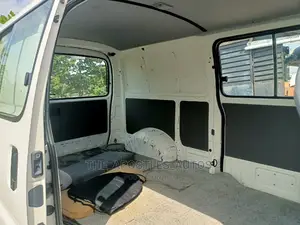 Toyota HiAce 2005 White