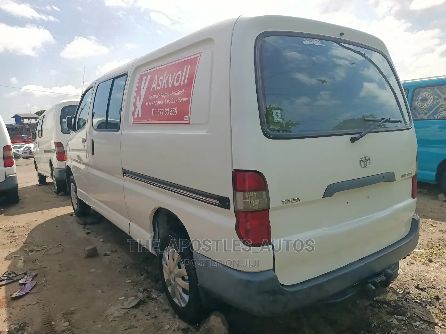 Toyota HiAce 2005 White