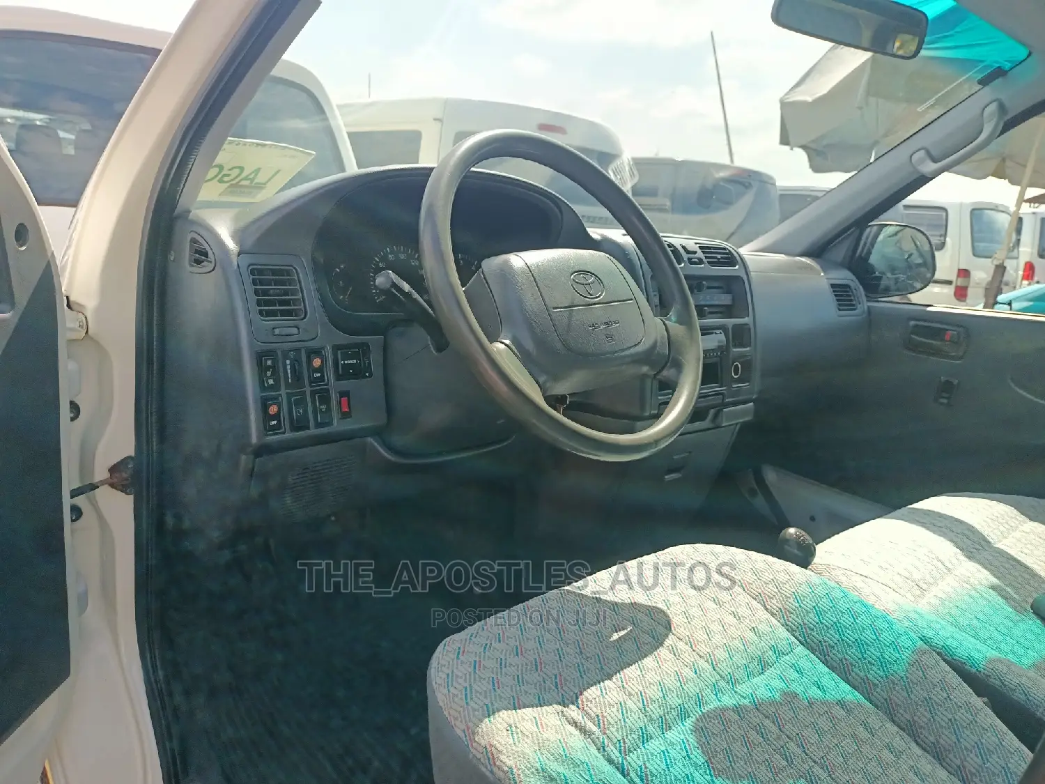 Toyota HiAce 2005 White