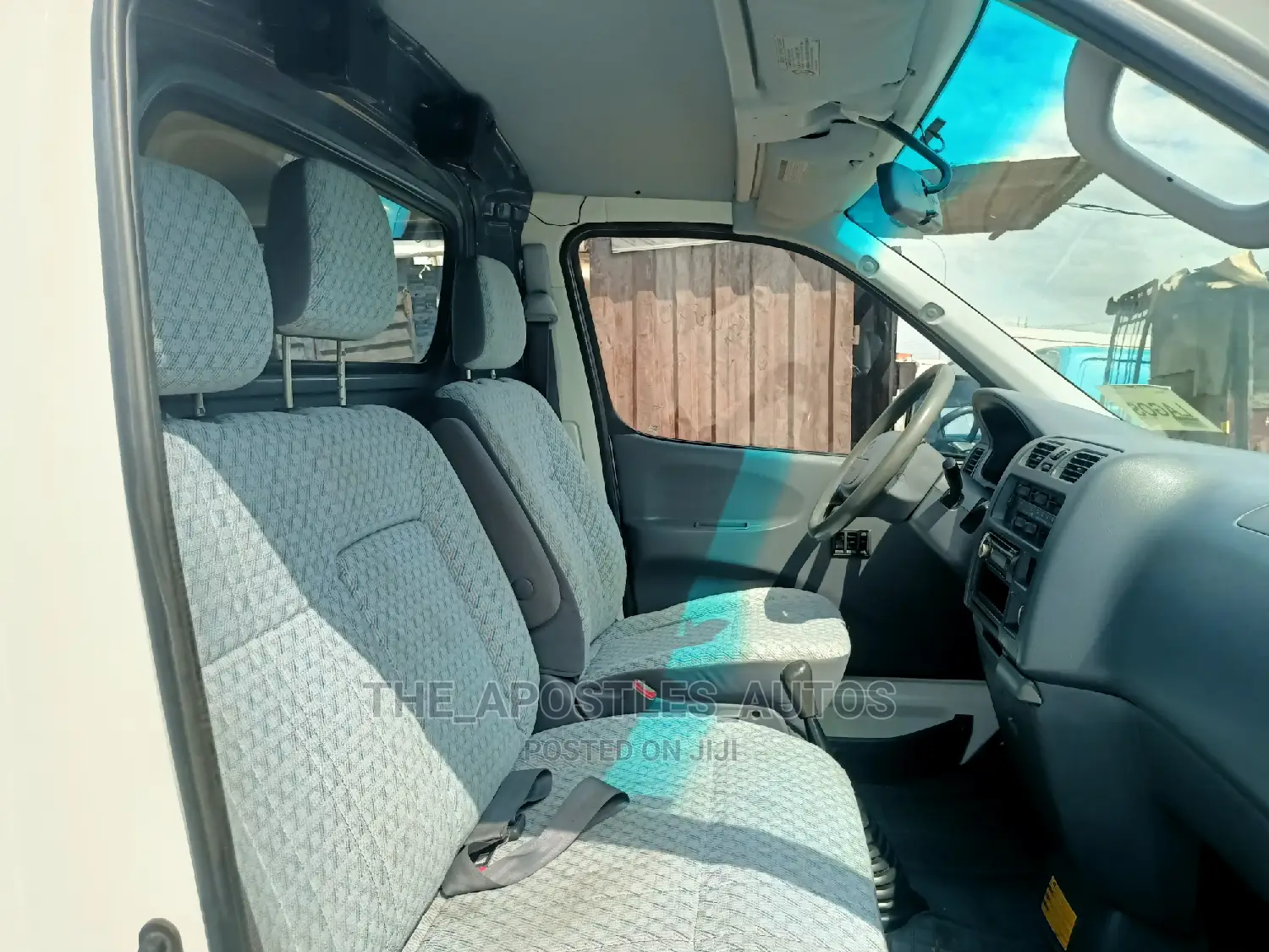 Toyota HiAce 2005 White