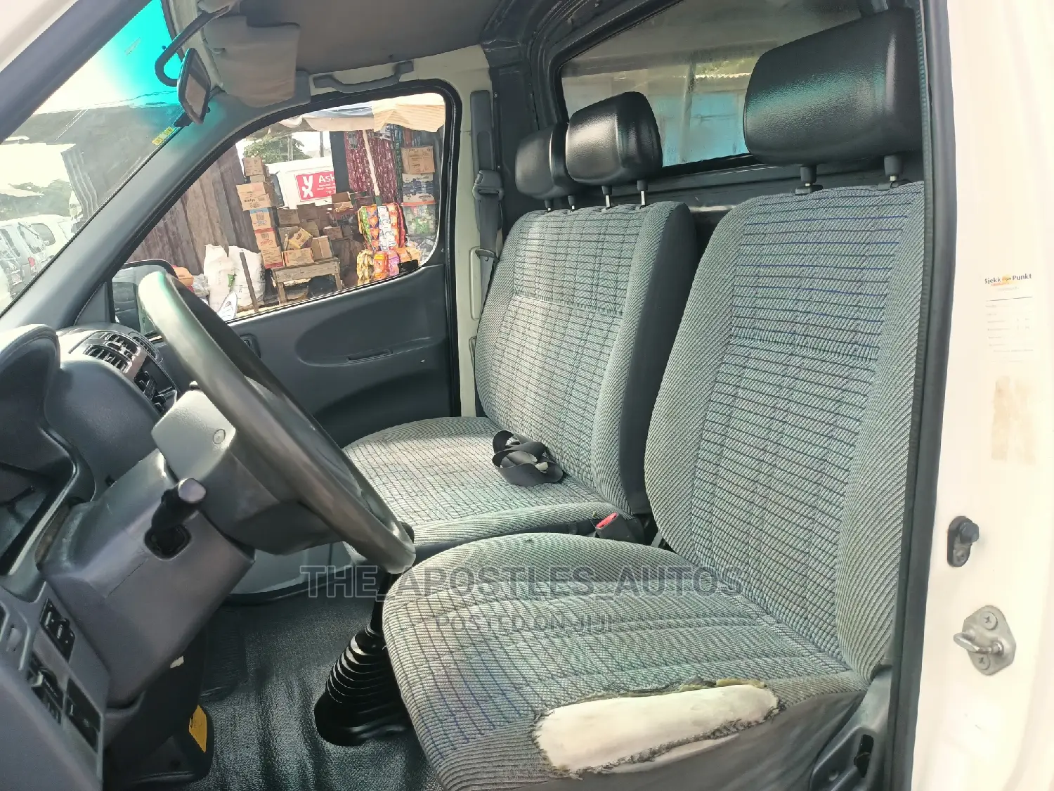Toyota HiAce 2004 White