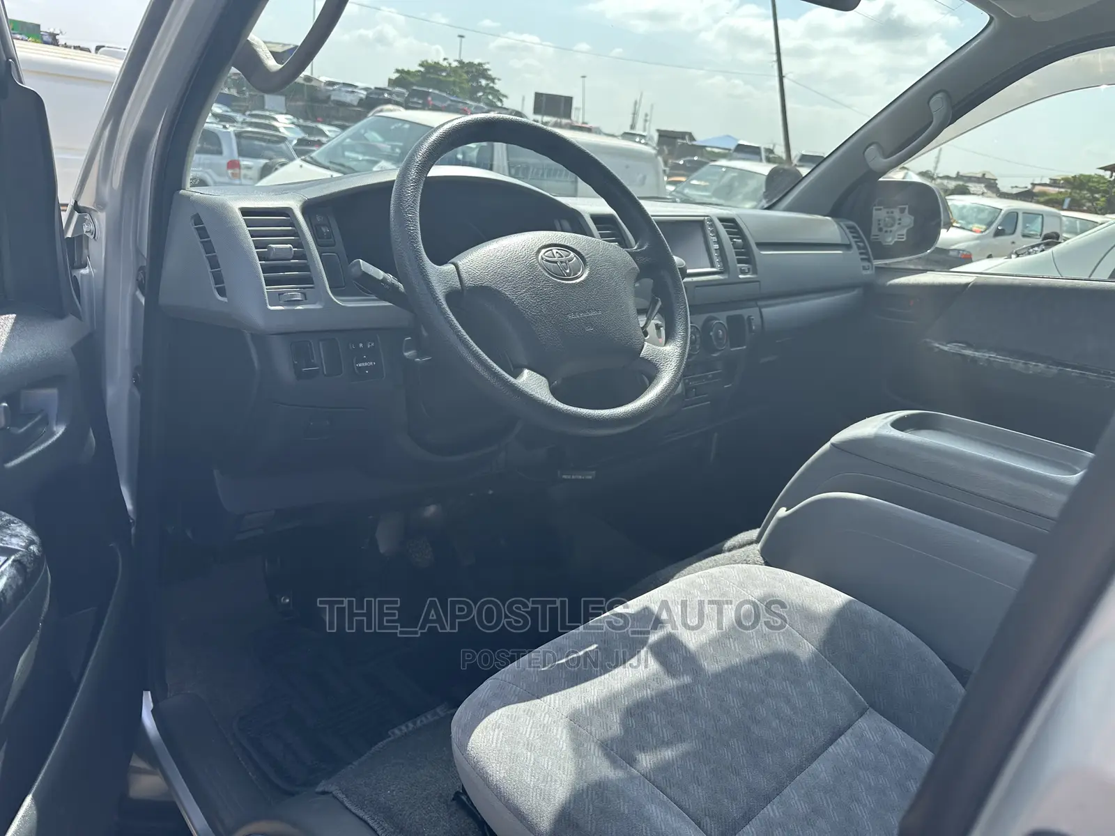Toyota HiAce 2011 Silver