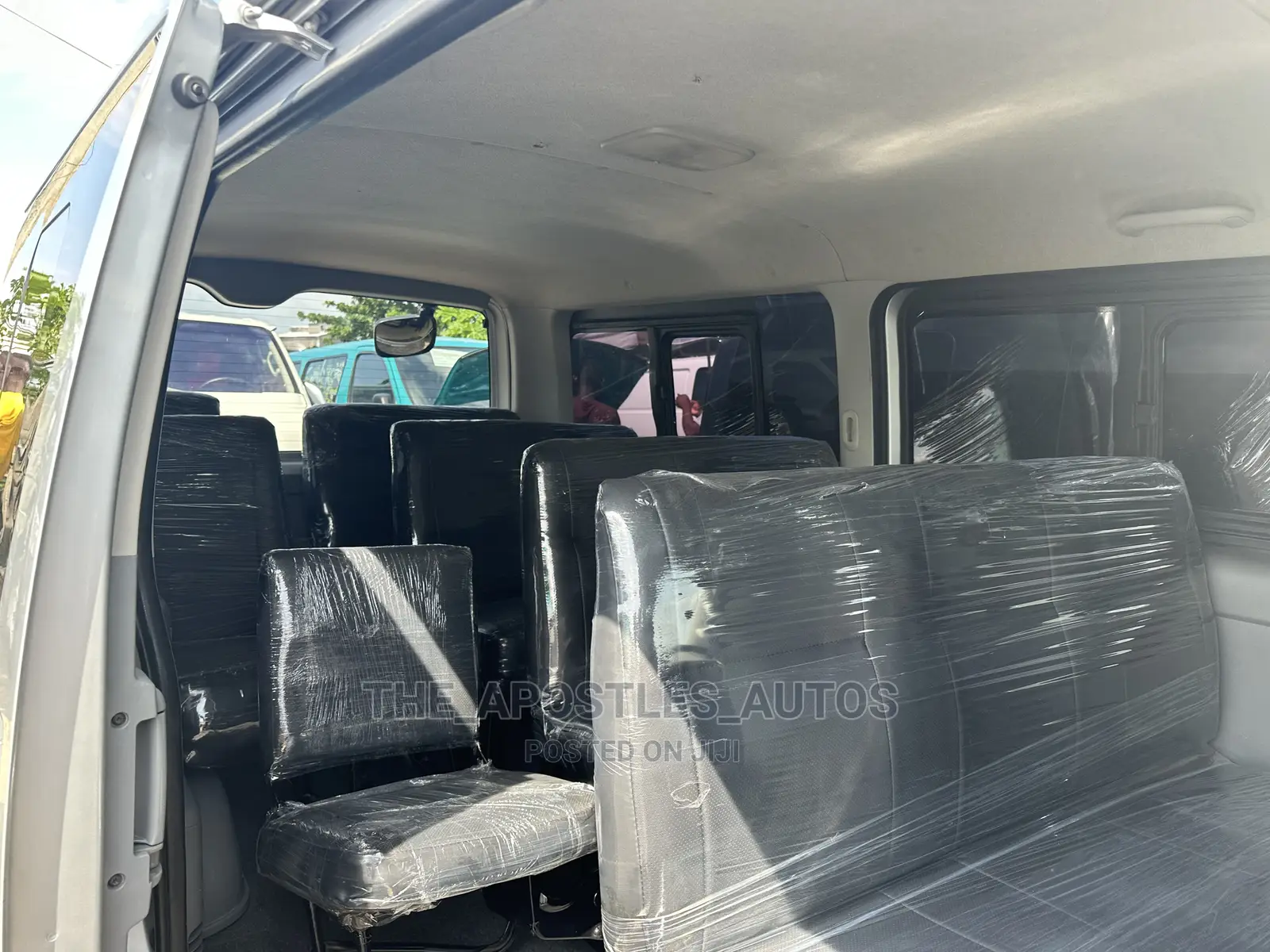 Toyota HiAce 2011 Silver