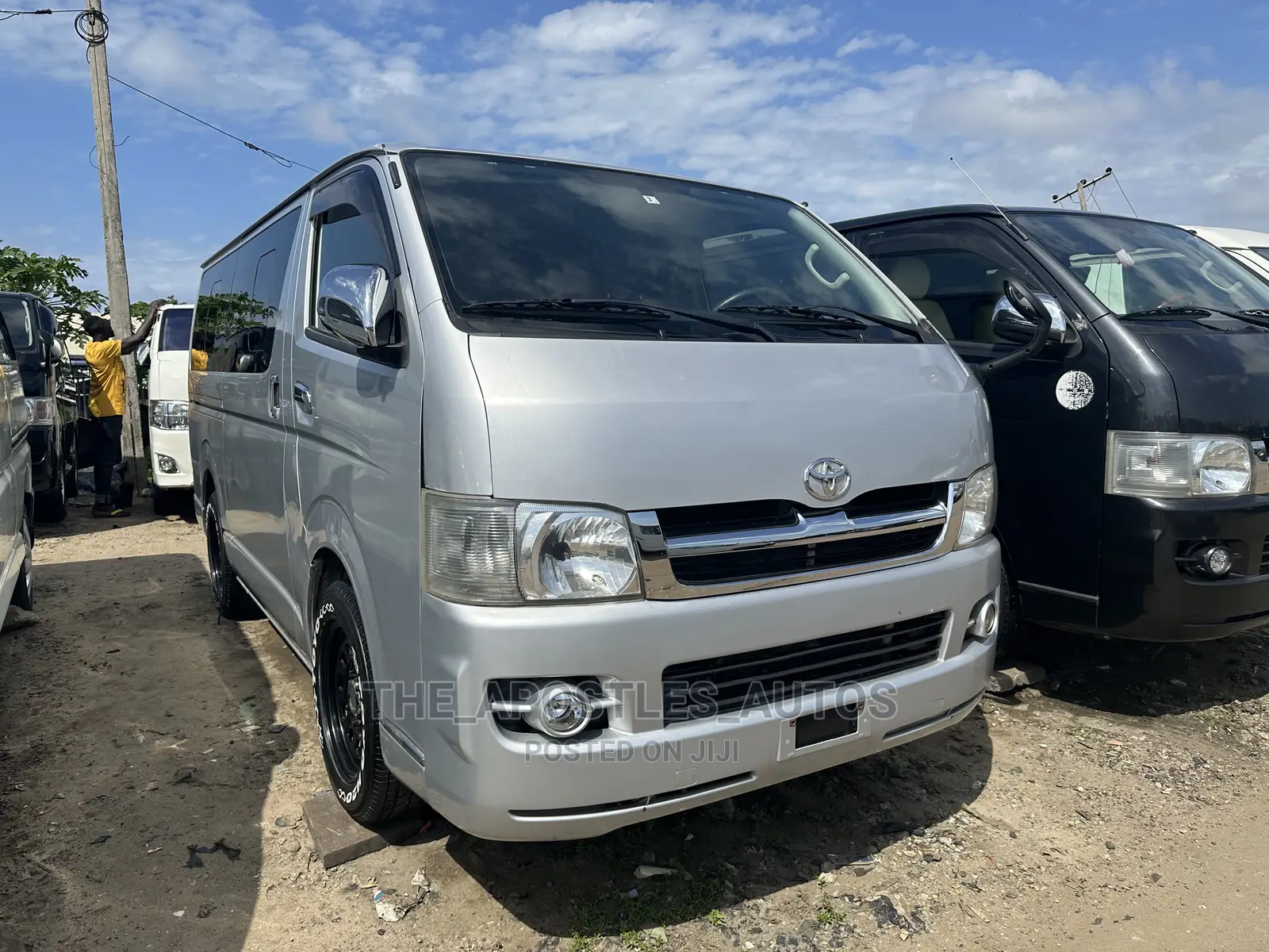 Toyota HiAce 2011 Silver