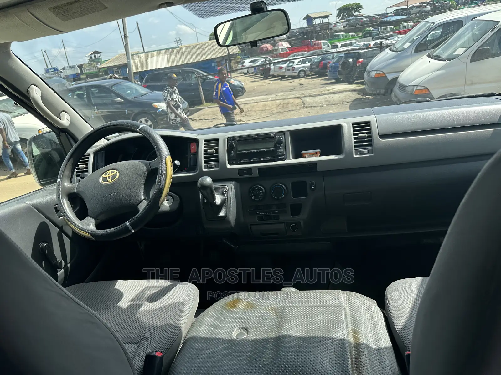 Toyota HiAce 2013 White