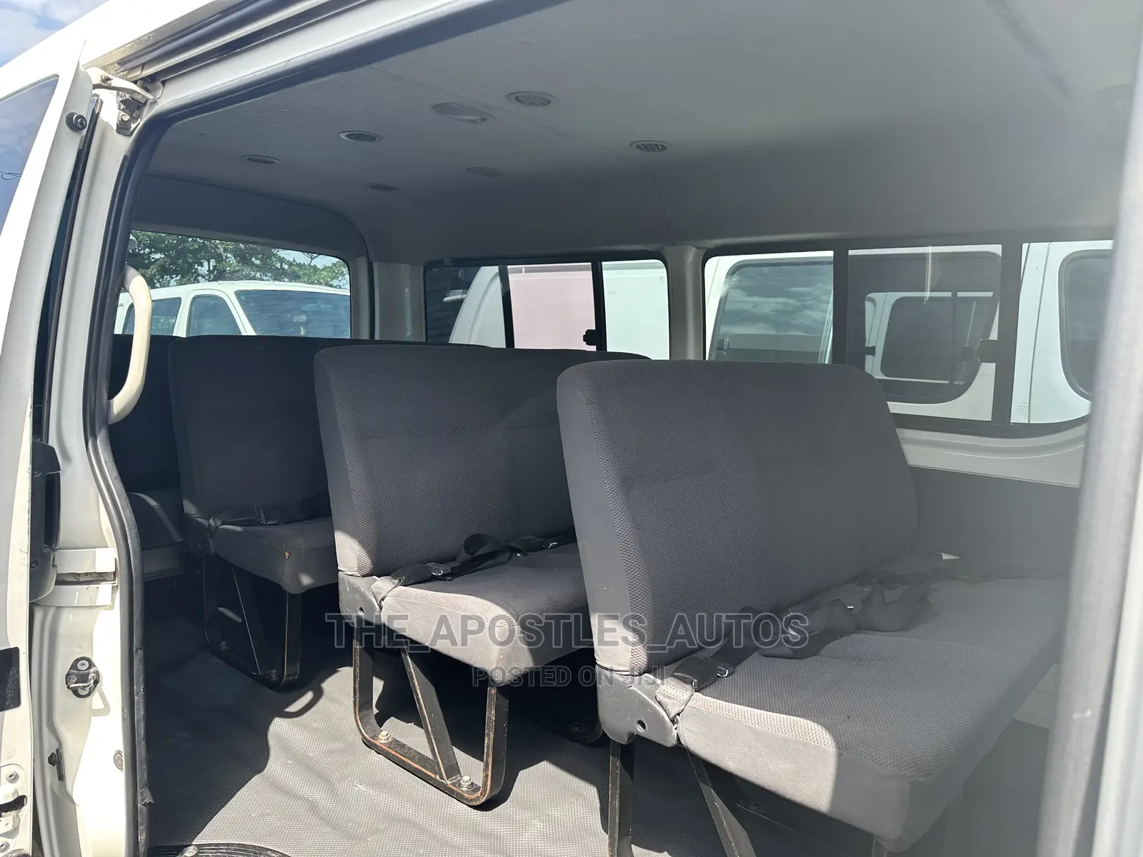 Toyota HiAce 2013 White