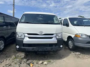 Toyota HiAce 2013 White