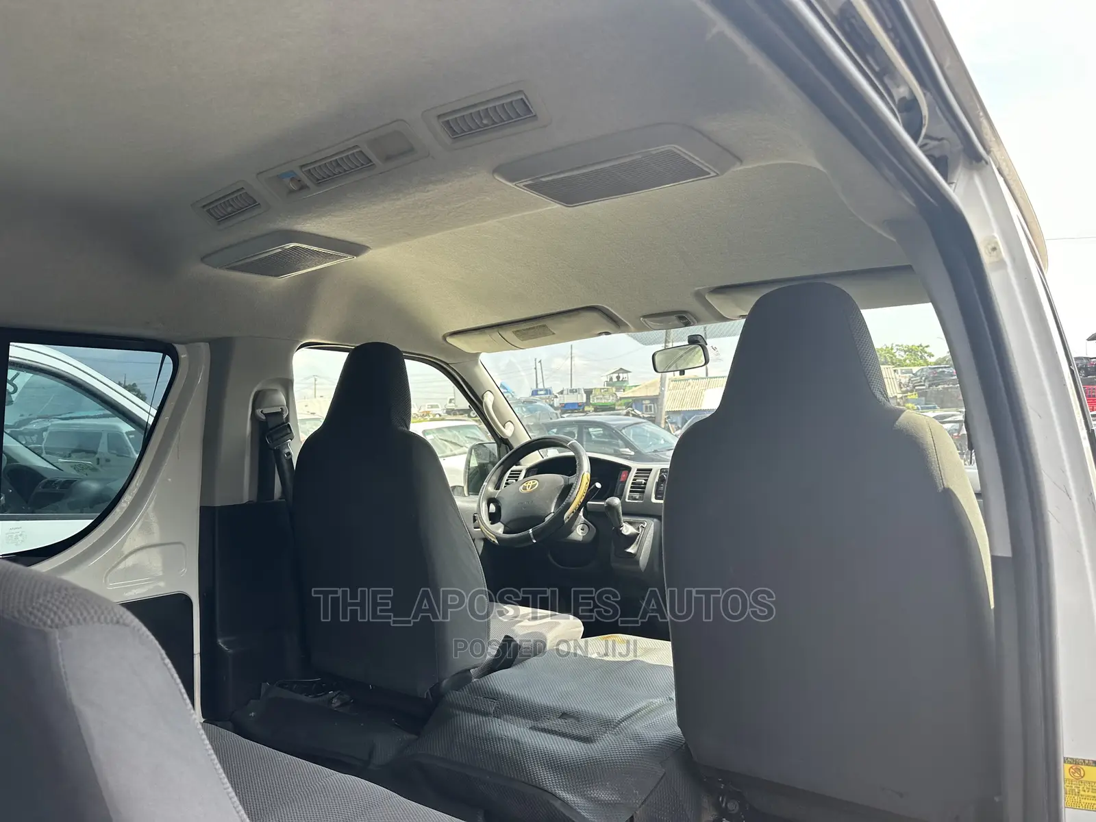 Toyota HiAce 2013 White