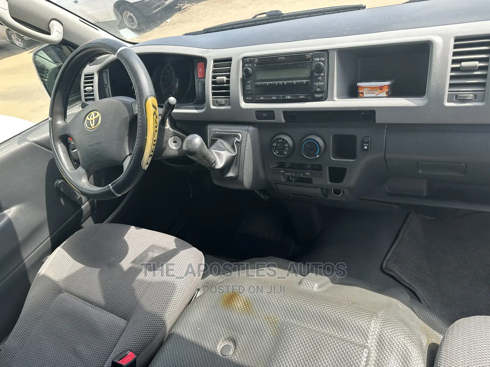 Toyota HiAce 2013 White