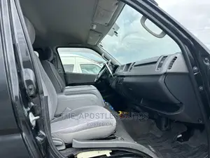 Toyota HiAce 2012 Black