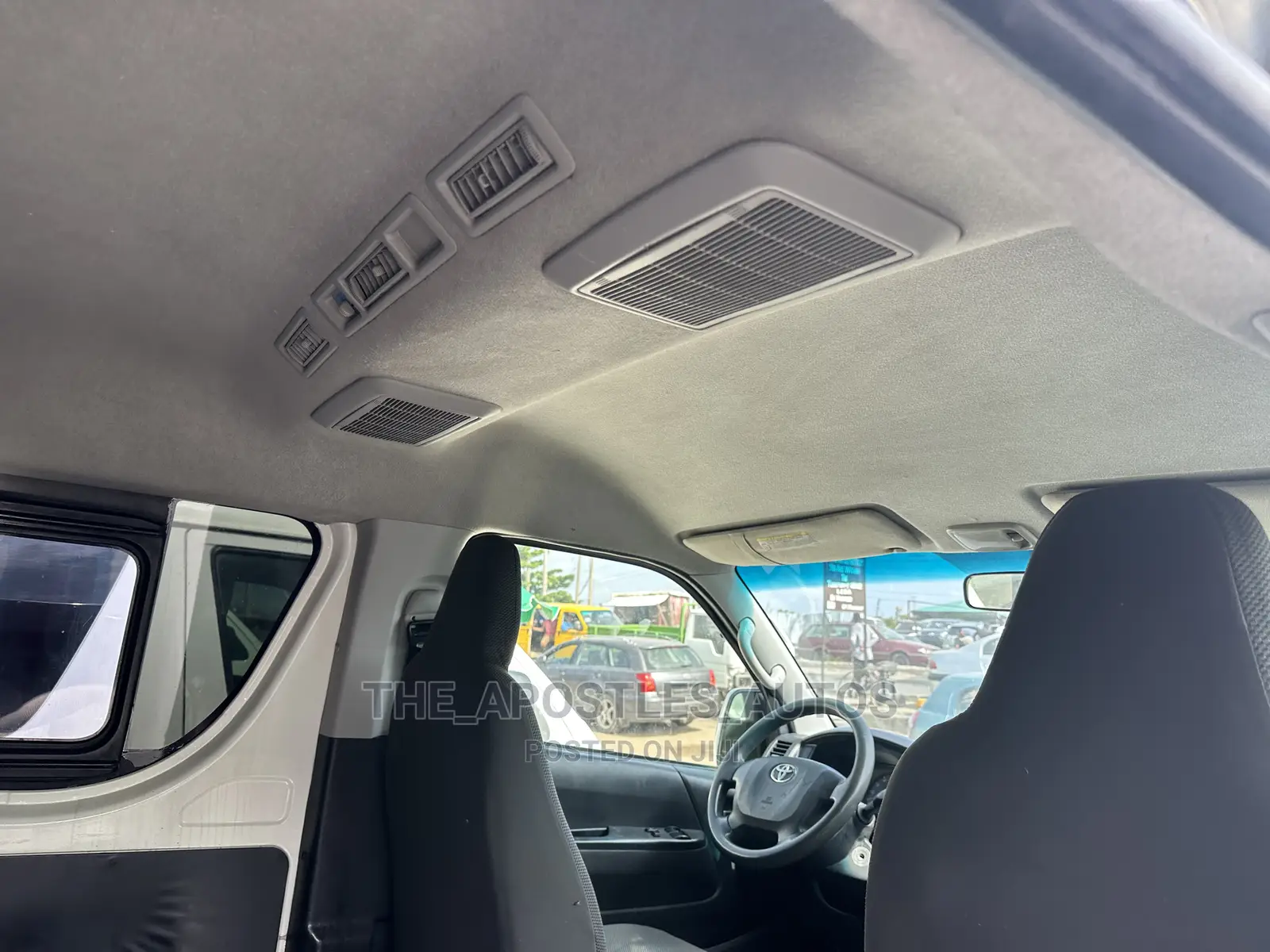 Toyota HiAce 2009 White