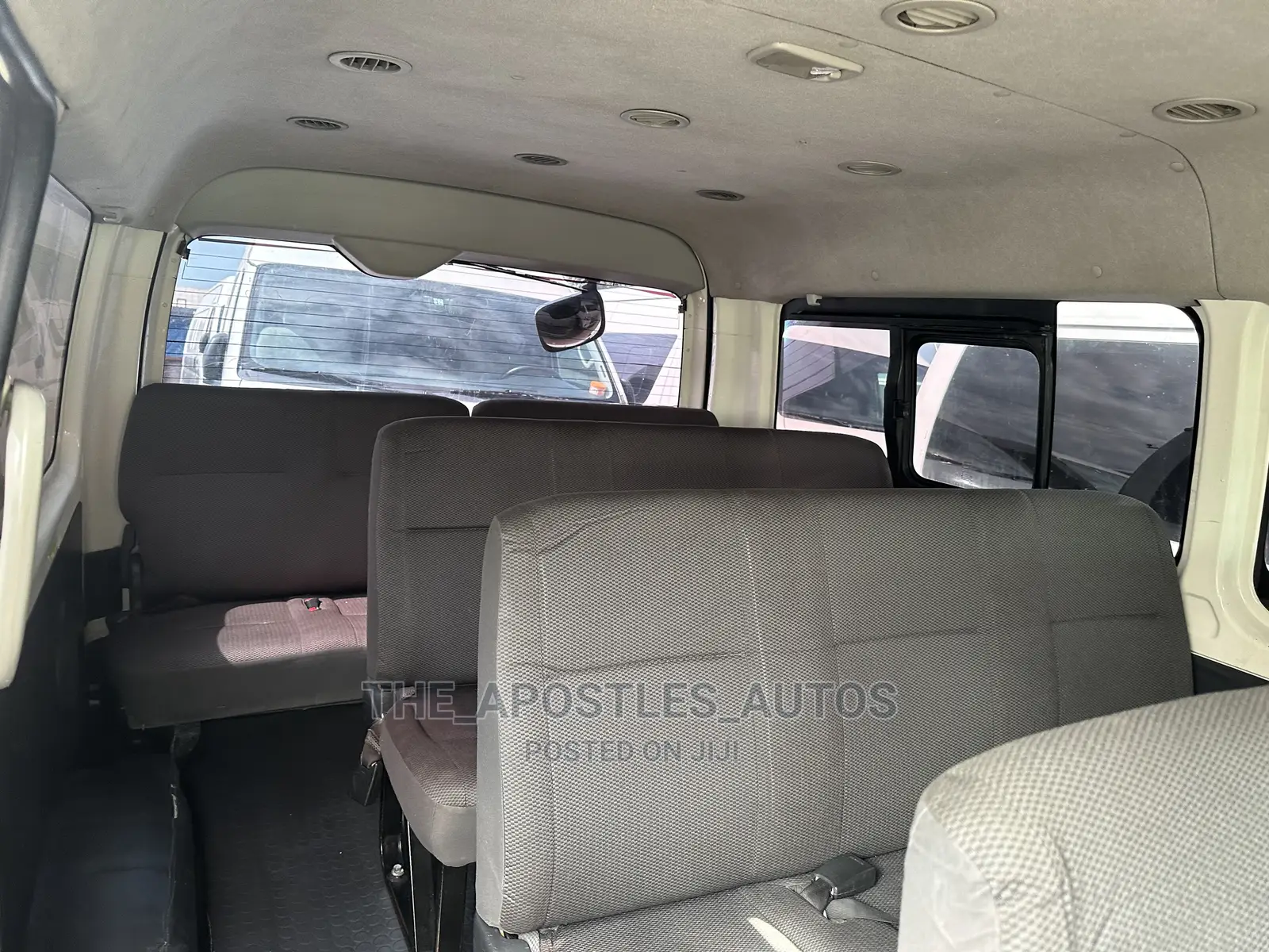 Toyota HiAce 2009 White