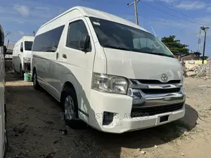 Toyota HiAce 2014 White