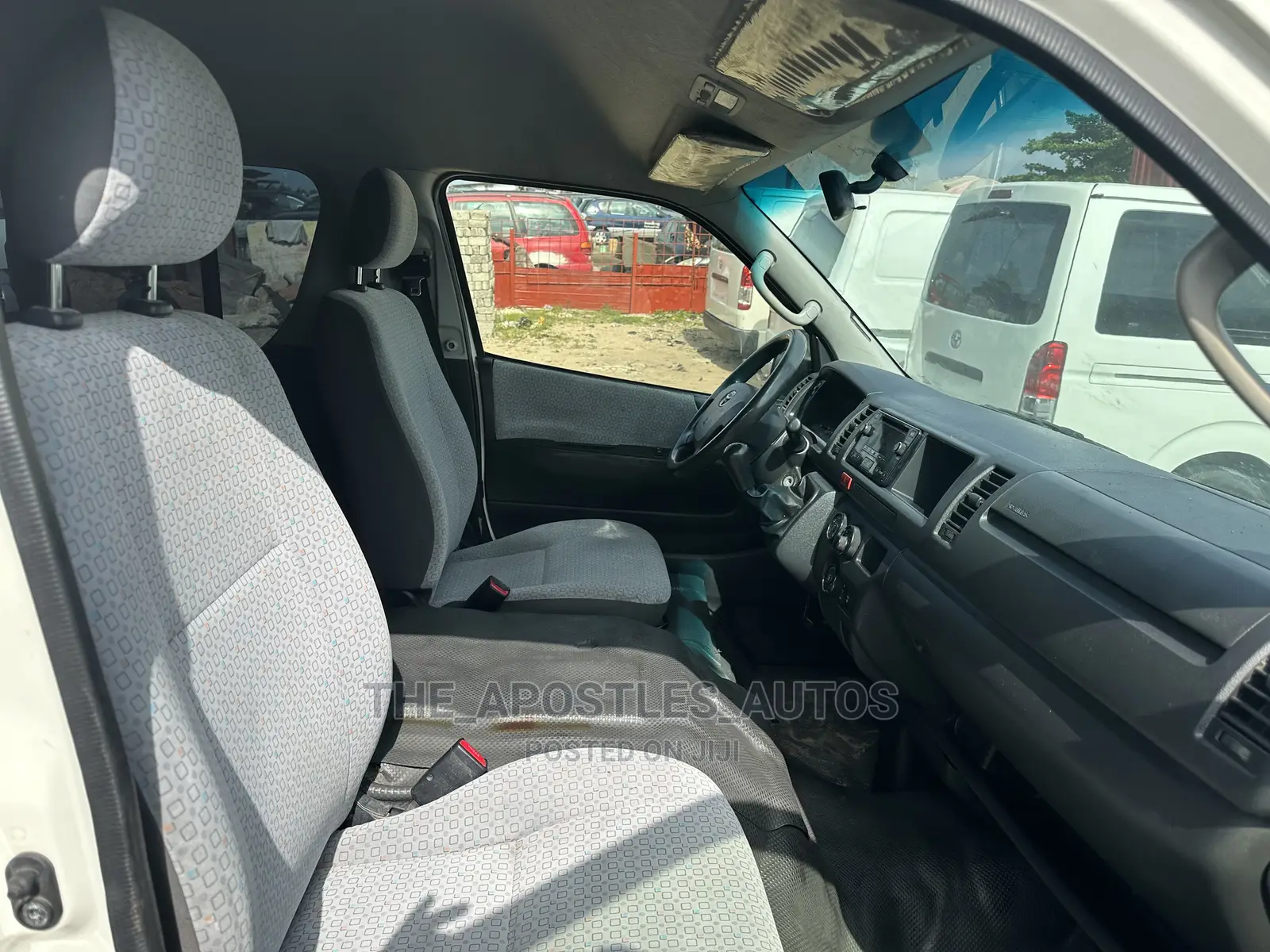 Toyota HiAce 2014 White