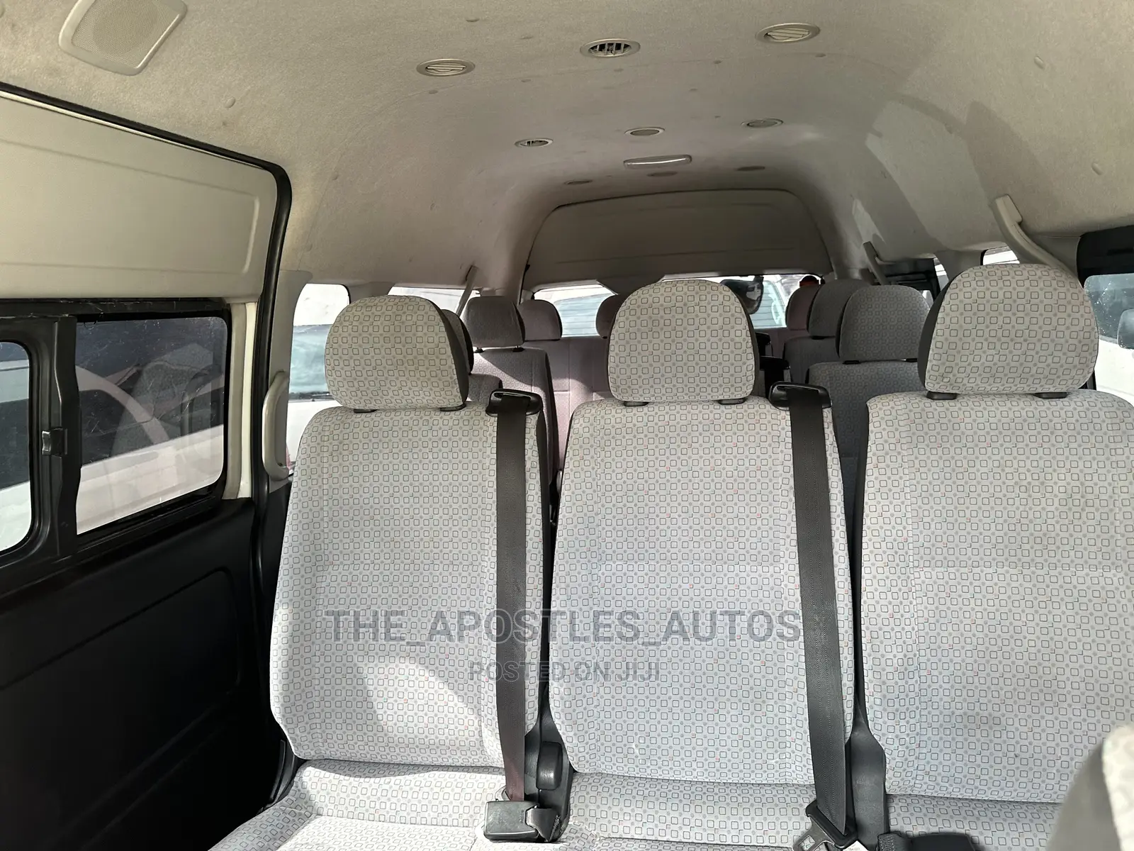 Toyota HiAce 2014 White
