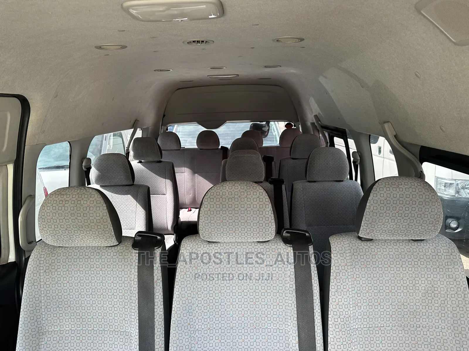 Toyota HiAce 2014 White
