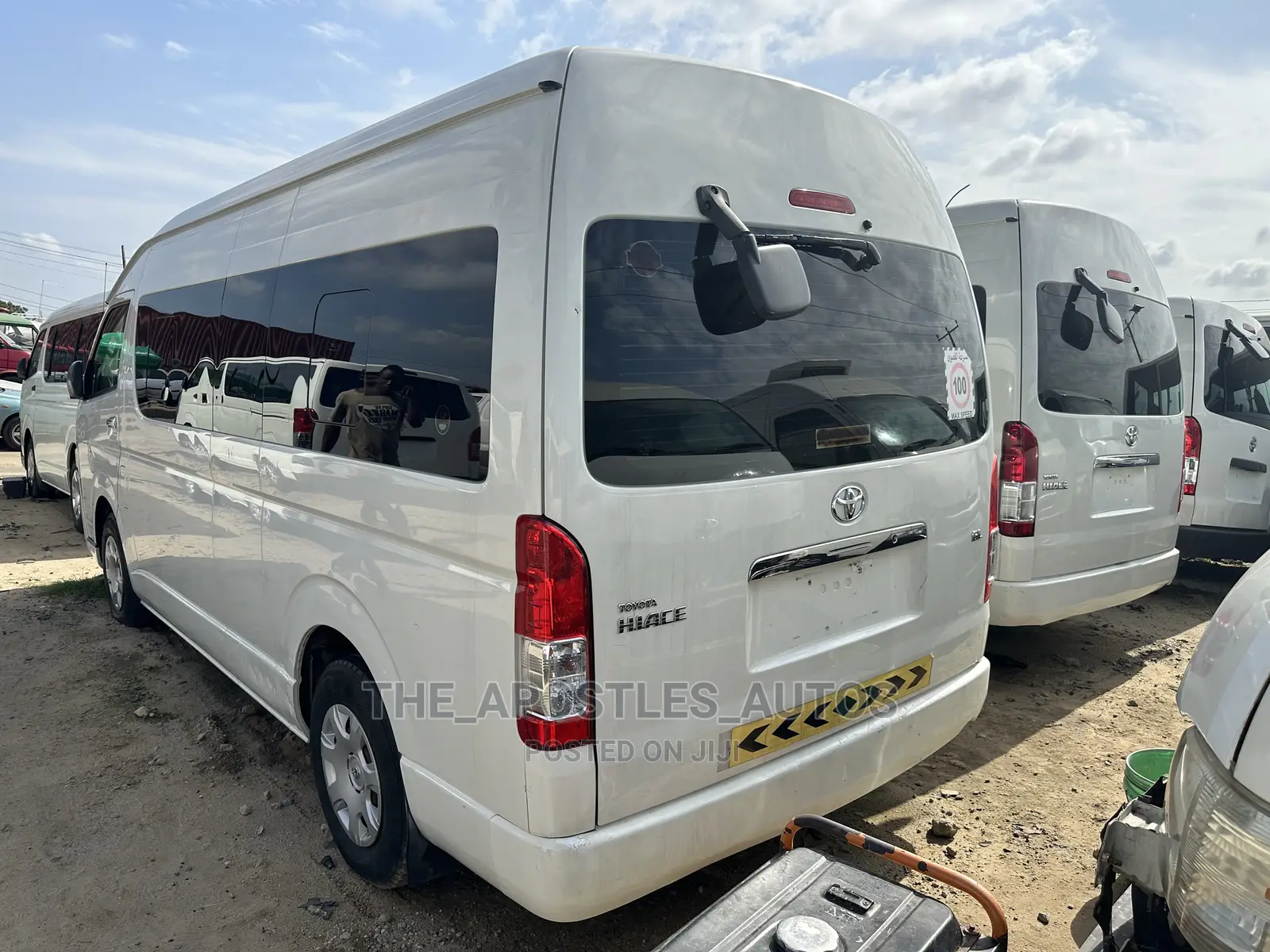 Toyota HiAce 2014 White