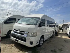 Toyota HiAce 2014 White