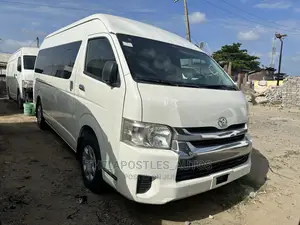 Toyota HiAce 2014 White