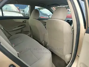 Toyota Corolla LE 4dr Sedan (1.8L 4cyl 4A) 2011 Gold