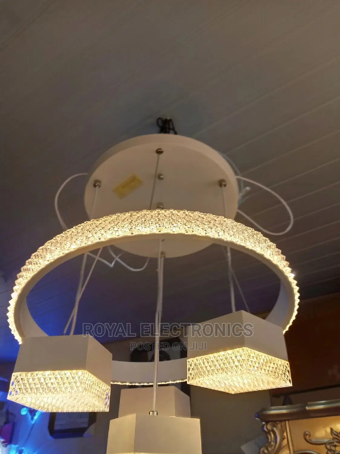 World Class Dropping Chandelier Ceiling Light - 4"
