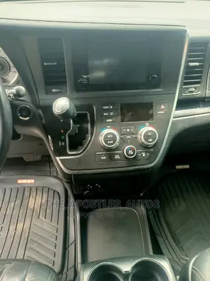 Toyota Sienna 2015 Burgundy