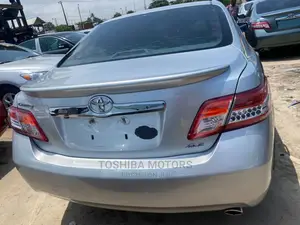 Toyota Camry 2009 Silver