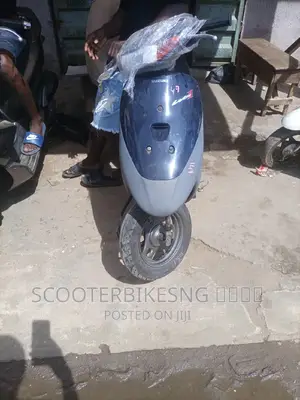 Suzuki 2018 Blue