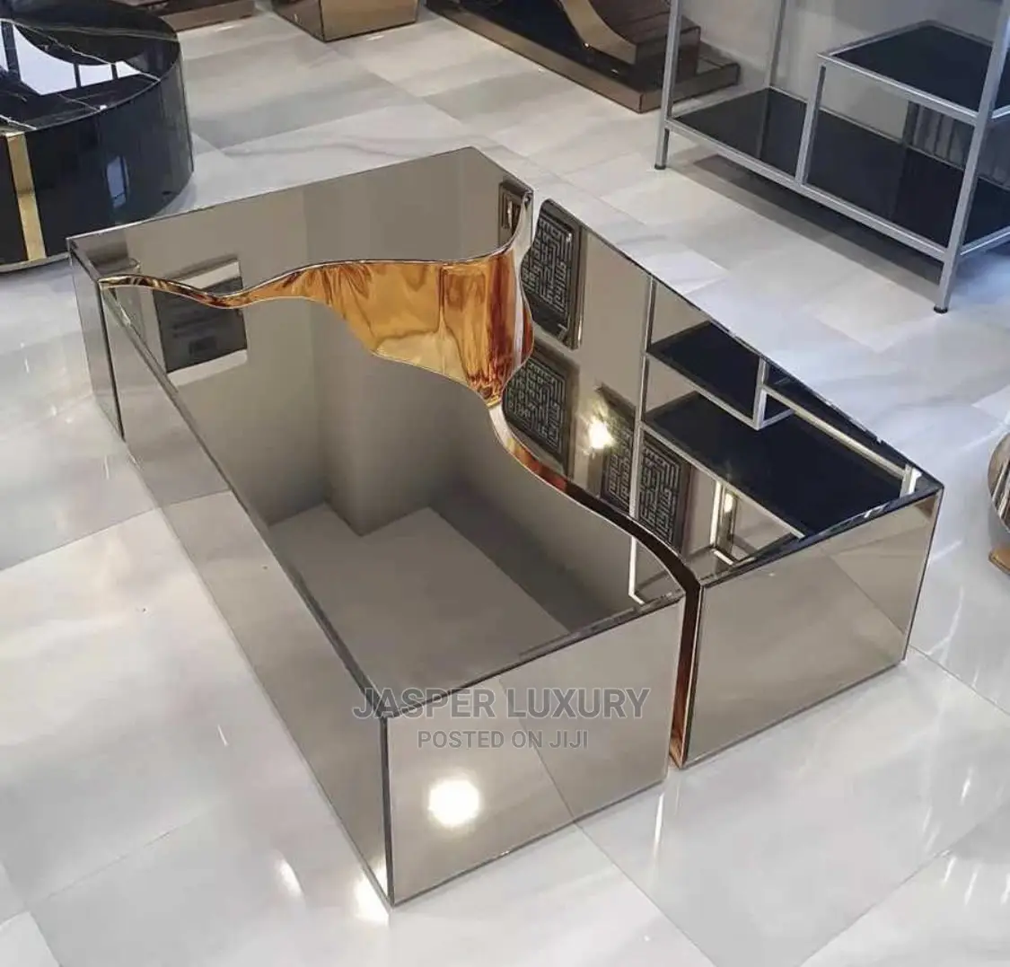 Elegant Design Center Table