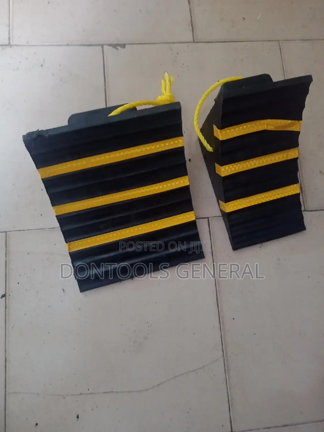 Heavy Duty Rubber Wheel Chock