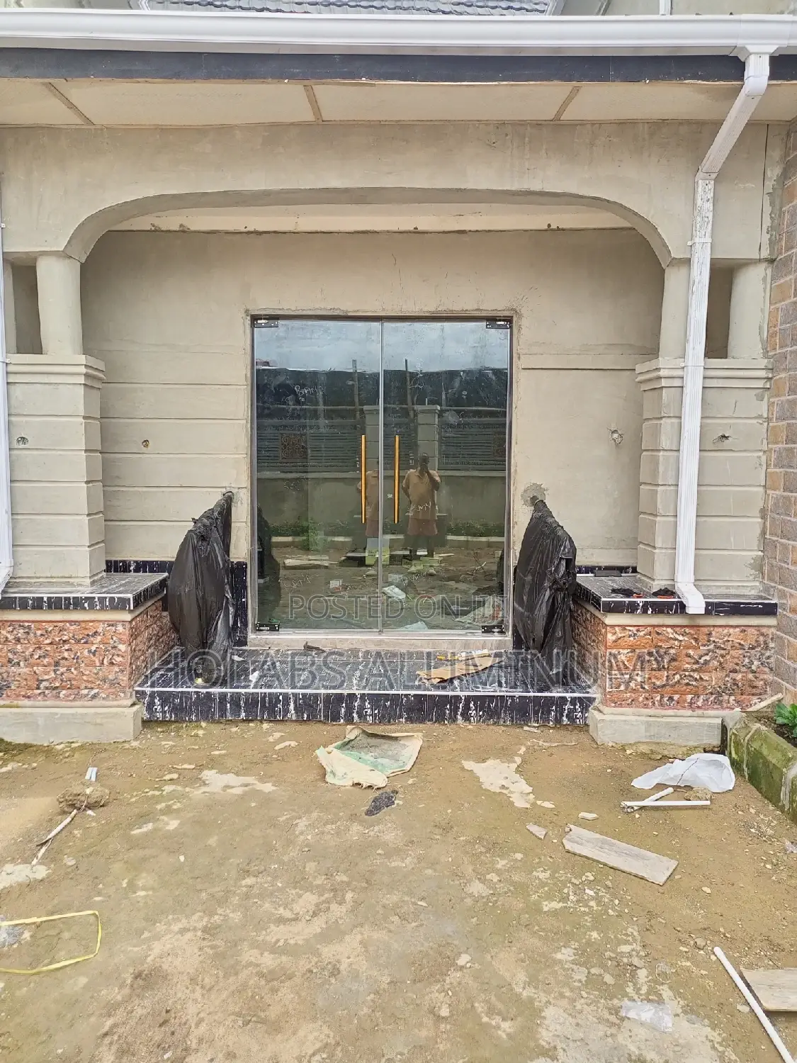 Swing Door Wit Gold Handle