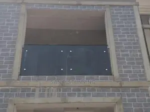 Lovely Tinted Glass Handrail for Your Balcony