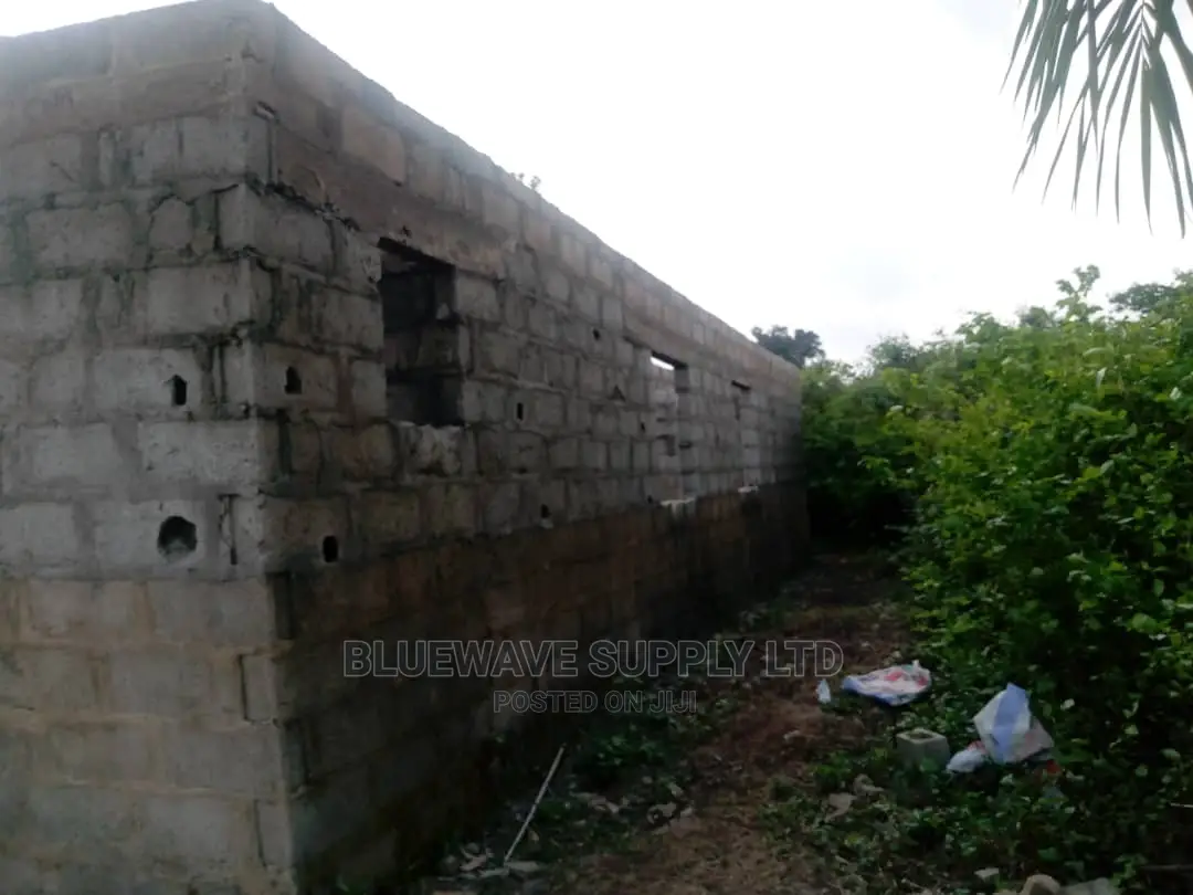Incomplete 3 Bedroom on a Full Plot (Setback)