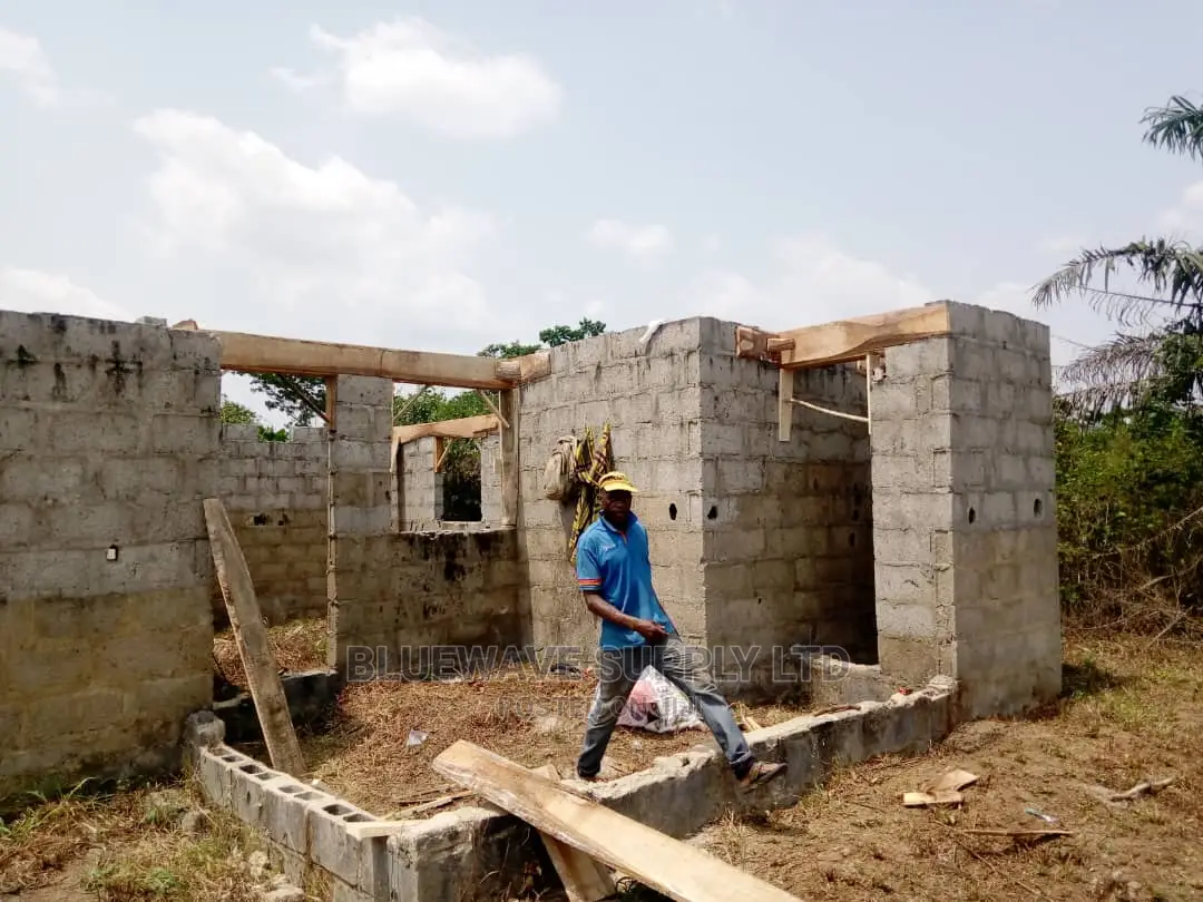 Incomplete 3 Bedroom on a Full Plot (Setback)
