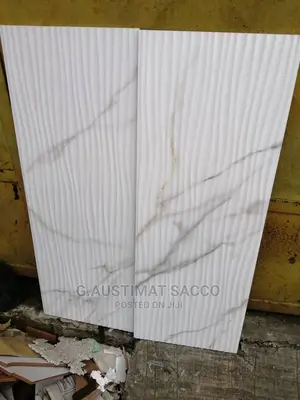 33x100 Inside Wall, Spanish