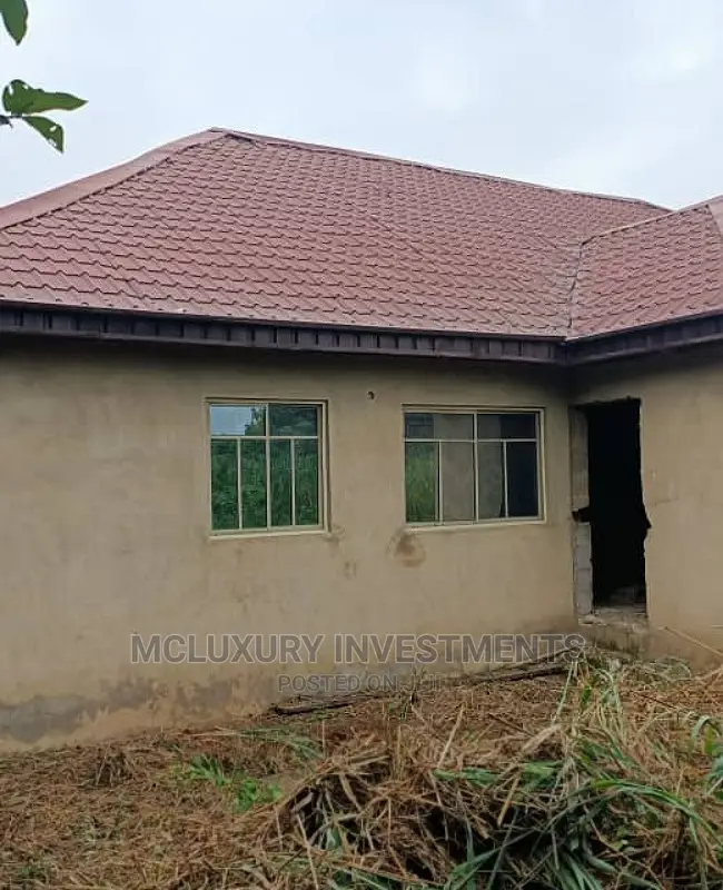 2bdrm Bungalow in Near Redemption Camp, Obafemi-Owode for sale