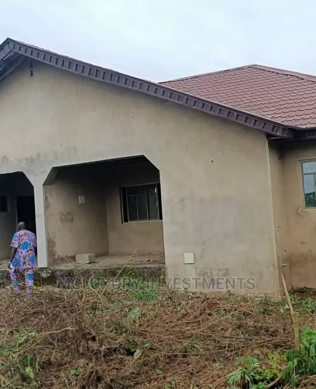2bdrm Bungalow in Near Redemption Camp, Obafemi-Owode for sale