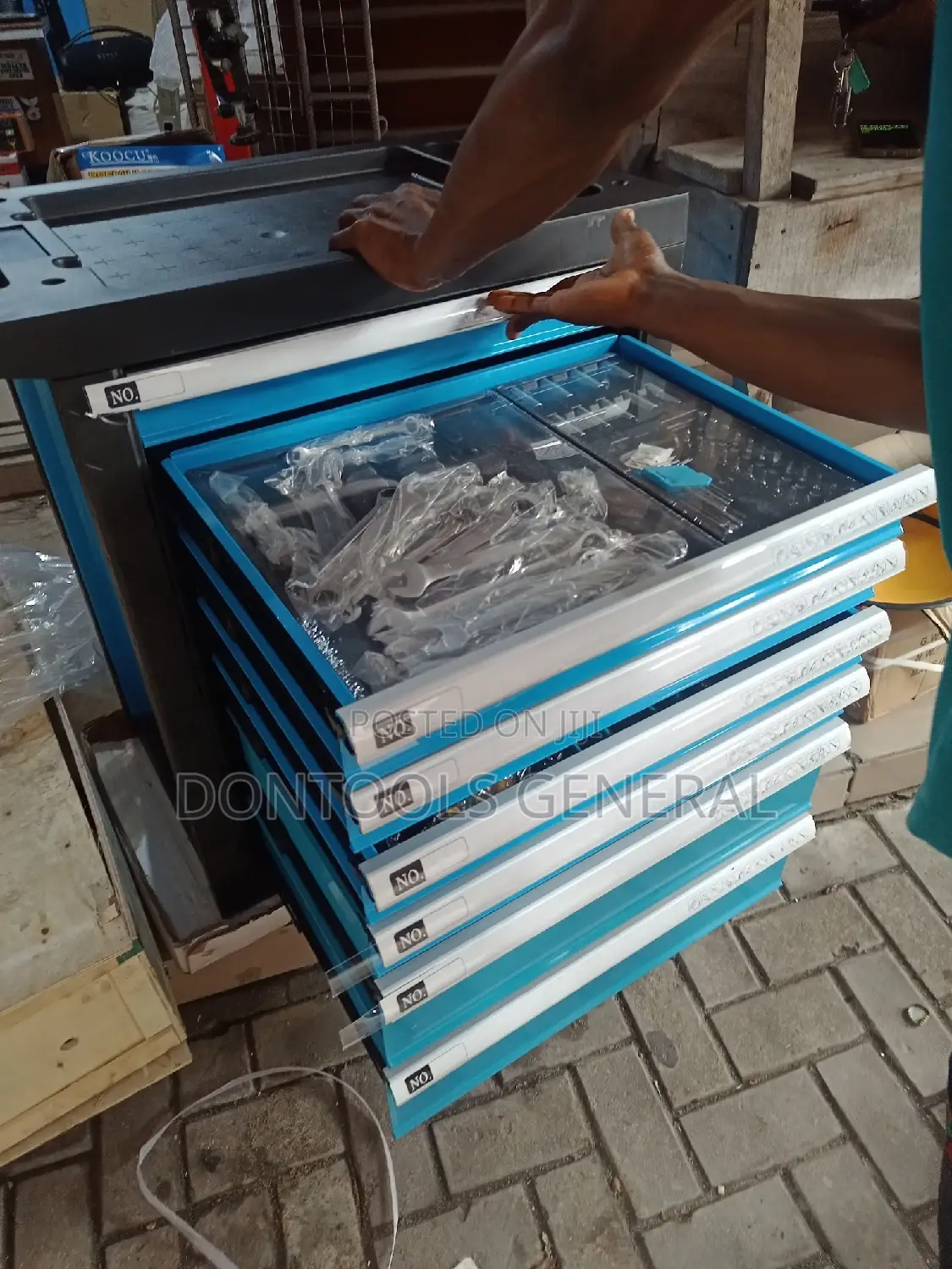 7 Drawer Tool's Box Fully Kitted