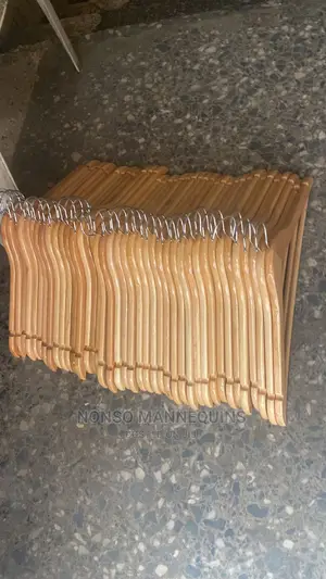 Photo - 10 Pieces Per Pack Wooden Clothes High Quality Hangerz